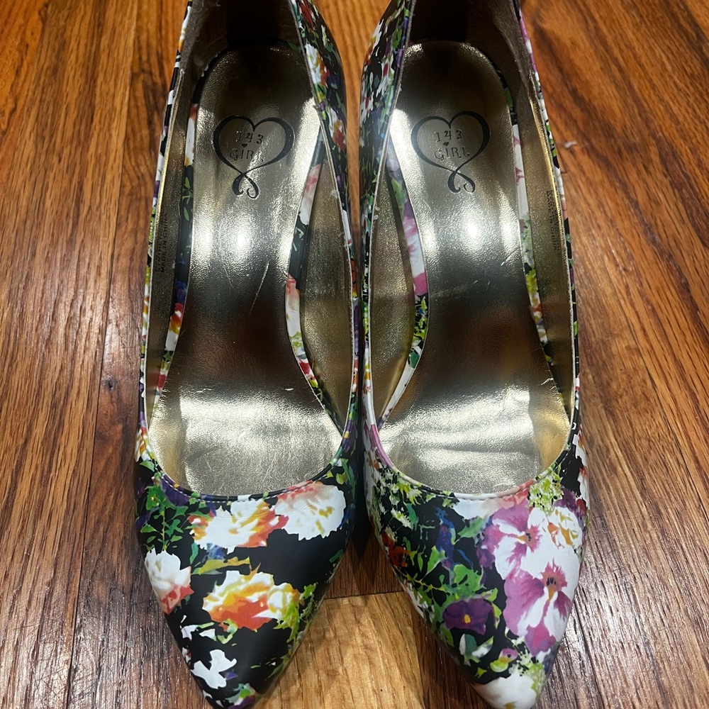 143 Girl Black Floral‎ Heels